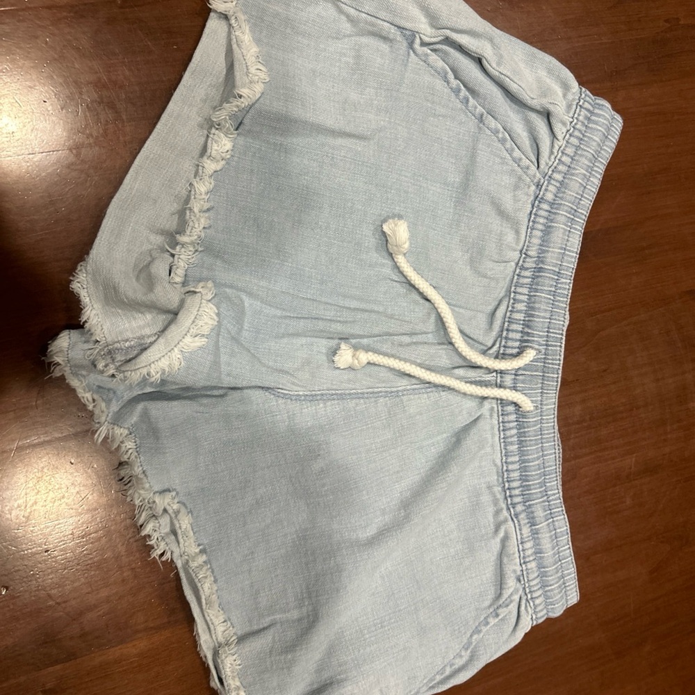 Women’s Light Blue Frayed Hem Shorts Size Small